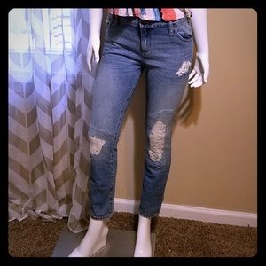 •Free People• Distressed Jean